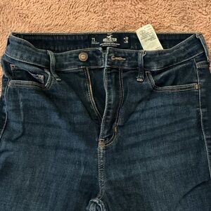 Hollister Women's High Rise Dark Blue Jeans Sz. 7s